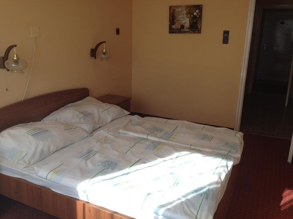 Hotel Family Balatonföldvár Rom bilde