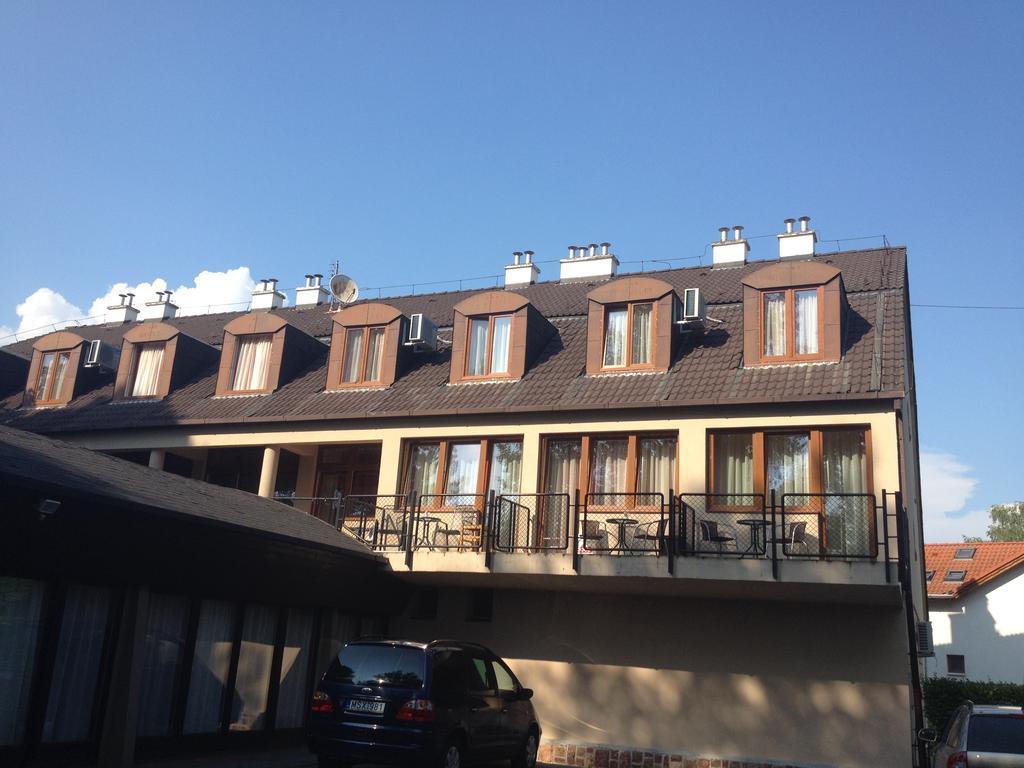 Hotel Family Balatonföldvár Eksteriør bilde