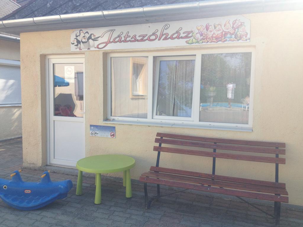 Hotel Family Balatonföldvár Eksteriør bilde