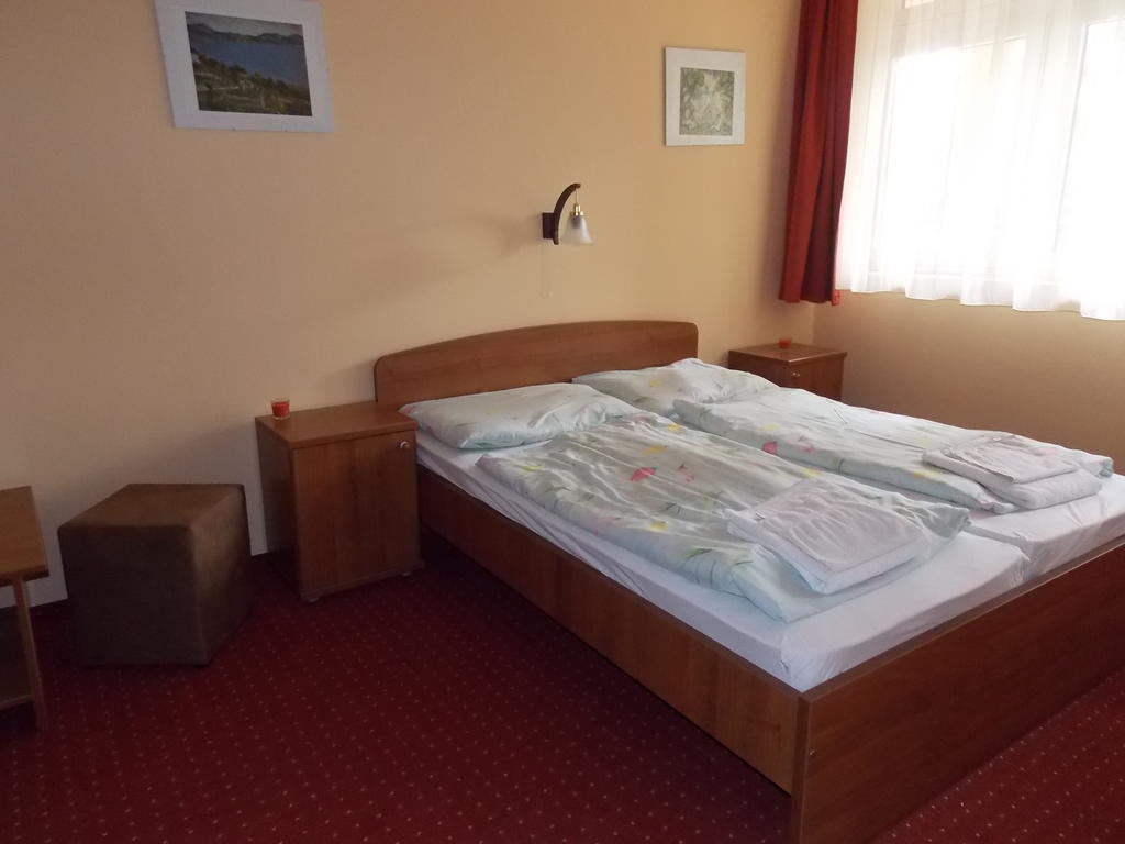 Hotel Family Balatonföldvár Eksteriør bilde